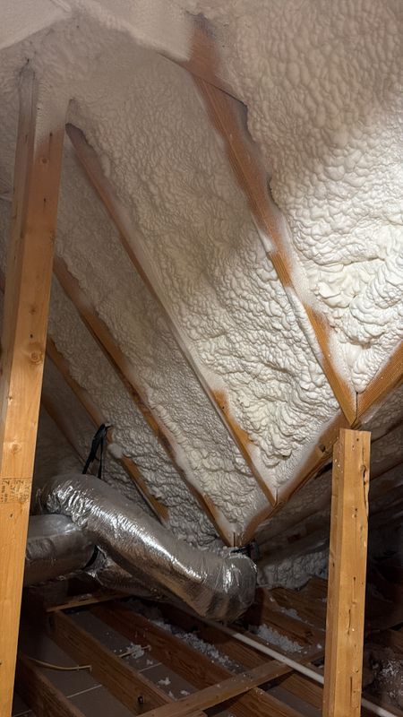 Tight corner spray foam coverage